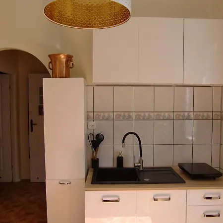 Magnolia - In Ambrosian Apartment *